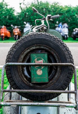 Lot 1952 Vespa Douglas Rod Model