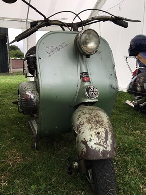 Lot 1952 Vespa Douglas Rod Model