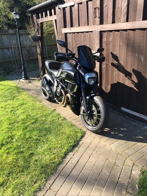 Lot 2015 Ducati Diavel