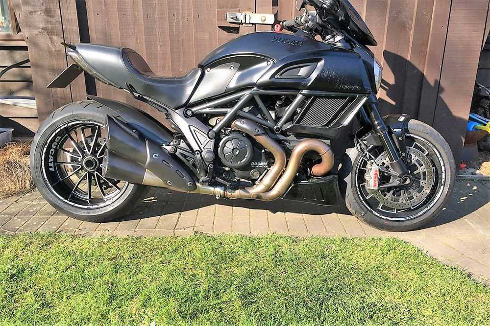 Lot 2015 Ducati Diavel