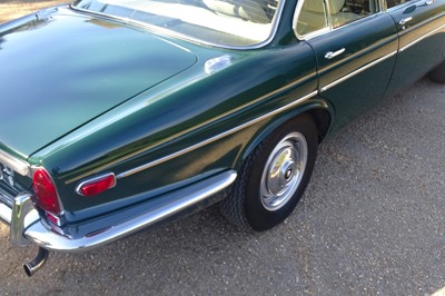 Lot 1971 Jaguar XJ6 Series 1