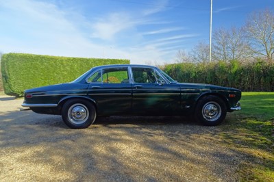 Lot 1971 Jaguar XJ6 Series 1