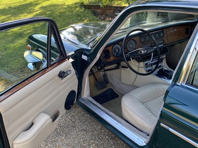 Lot 1971 Jaguar XJ6 Series 1