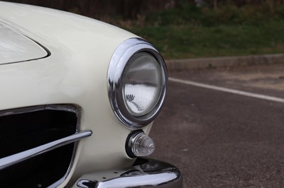 Lot 1960 Mercedes-Benz 190SL 'Restomod'