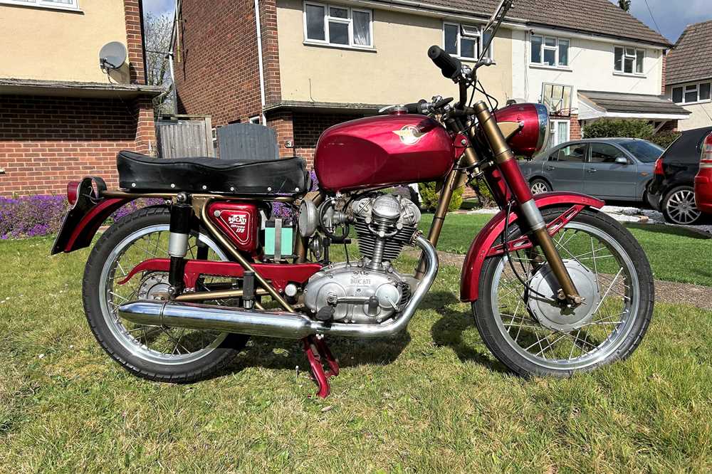 Lot 1962 Ducati 175 TS