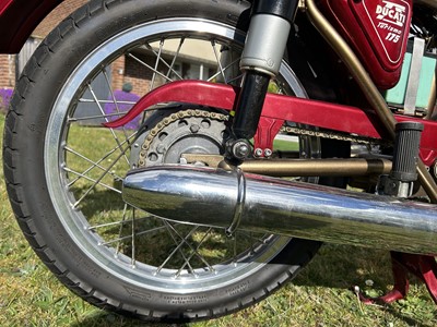 Lot 1962 Ducati 175 TS