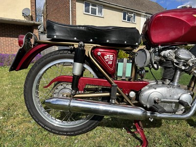 Lot 1962 Ducati 175 TS