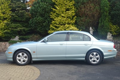 Lot 69 - 2000 Jaguar S-Type 3.0 V6 SE