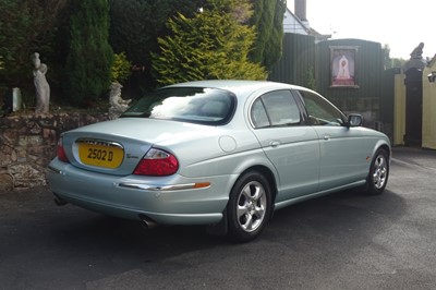 Lot 69 - 2000 Jaguar S-Type 3.0 V6 SE
