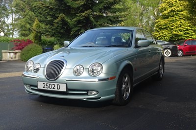 Lot 69 - 2000 Jaguar S-Type 3.0 V6 SE