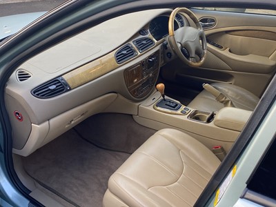 Lot 69 - 2000 Jaguar S-Type 3.0 V6 SE