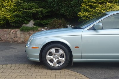 Lot 69 - 2000 Jaguar S-Type 3.0 V6 SE
