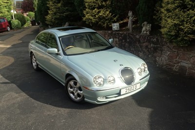 Lot 69 - 2000 Jaguar S-Type 3.0 V6 SE