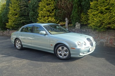 Lot 69 - 2000 Jaguar S-Type 3.0 V6 SE
