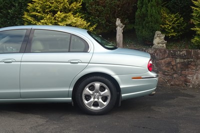 Lot 69 - 2000 Jaguar S-Type 3.0 V6 SE