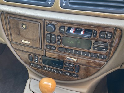 Lot 69 - 2000 Jaguar S-Type 3.0 V6 SE