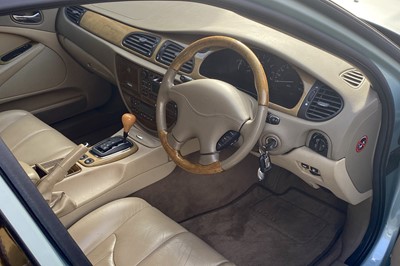 Lot 69 - 2000 Jaguar S-Type 3.0 V6 SE