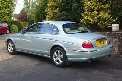 Lot 69 - 2000 Jaguar S-Type 3.0 V6 SE