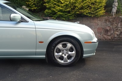 Lot 69 - 2000 Jaguar S-Type 3.0 V6 SE