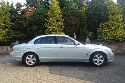 Lot 69 - 2000 Jaguar S-Type 3.0 V6 SE