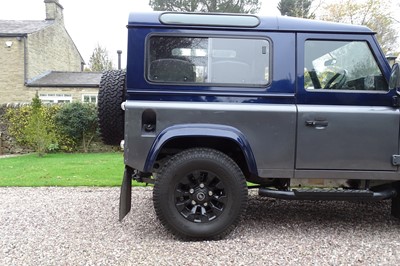 Lot 121 - 2000 Land Rover Defender 90 County TD5
