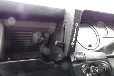 Lot 121 - 2000 Land Rover Defender 90 County TD5