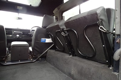 Lot 121 - 2000 Land Rover Defender 90 County TD5