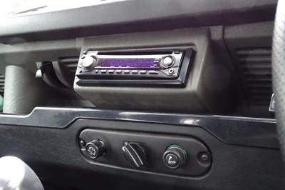 Lot 121 - 2000 Land Rover Defender 90 County TD5