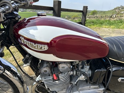 Lot 1975 Triumph Trident T160