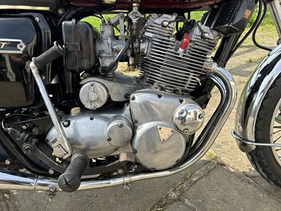 Lot 1975 Triumph Trident T160