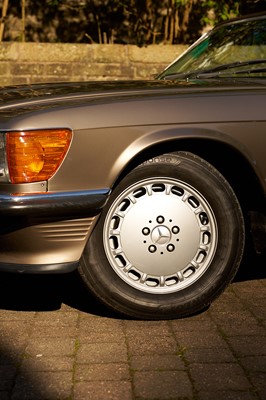 Lot 110 - 1987 Mercedes-Benz 500SL