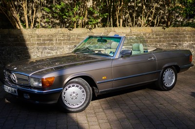 Lot 110 - 1987 Mercedes-Benz 500SL