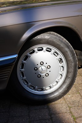 Lot 110 - 1987 Mercedes-Benz 500SL