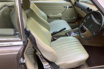 Lot 110 - 1987 Mercedes-Benz 500SL