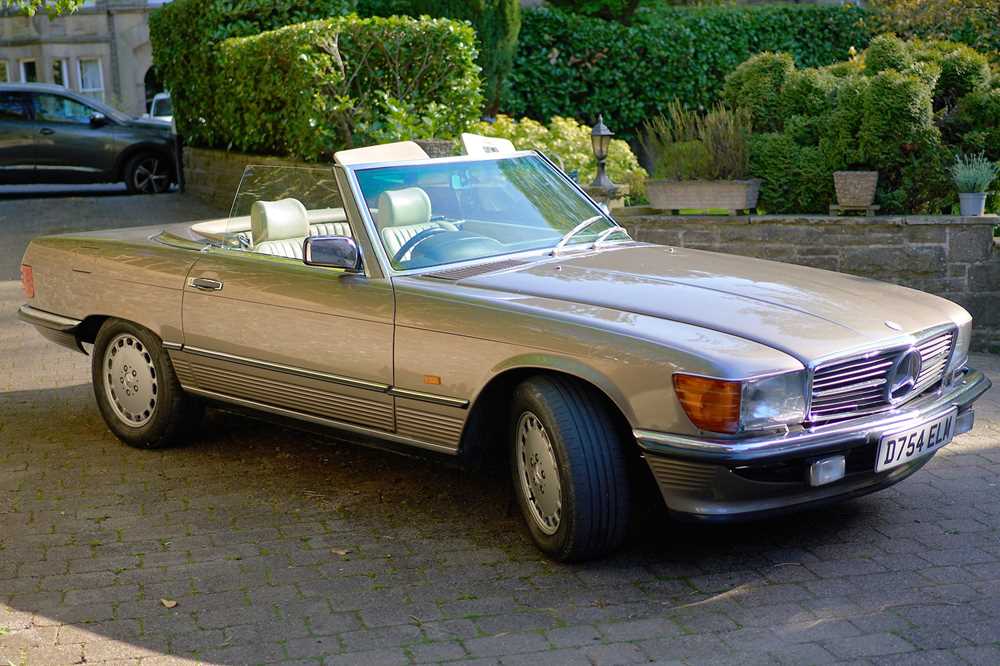 Lot 110 - 1987 Mercedes-Benz 500SL