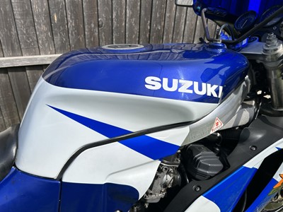 Lot 255 - 1993 Suzuki GSXR750W