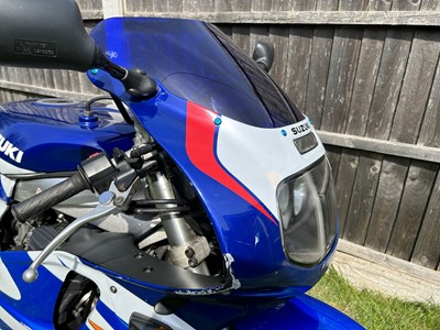 Lot 255 - 1993 Suzuki GSXR750W