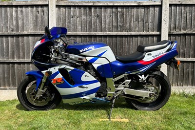 Lot 255 - 1993 Suzuki GSXR750W
