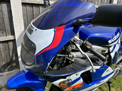 Lot 255 - 1993 Suzuki GSXR750W