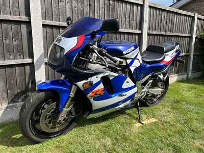 Lot 255 - 1993 Suzuki GSXR750W