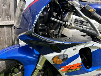 Lot 255 - 1993 Suzuki GSXR750W