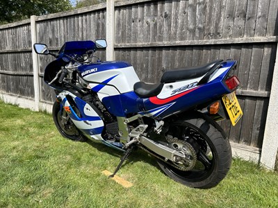 Lot 255 - 1993 Suzuki GSXR750W