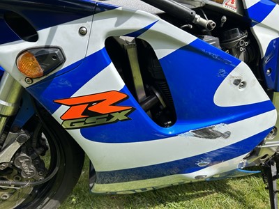 Lot 255 - 1993 Suzuki GSXR750W