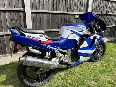 Lot 255 - 1993 Suzuki GSXR750W