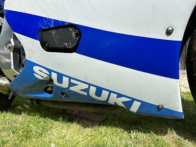 Lot 255 - 1993 Suzuki GSXR750W