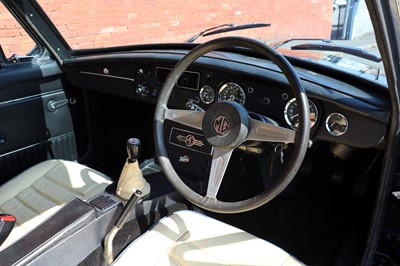 Lot 54 - 1974 MG B GT V8
