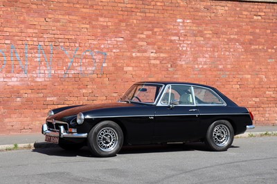 Lot 54 - 1974 MG B GT V8