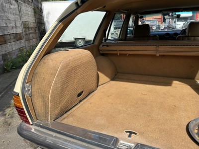 Lot 118 - 1986 Mercedes-Benz 240 TD Estate