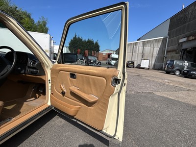 Lot 118 - 1986 Mercedes-Benz 240 TD Estate