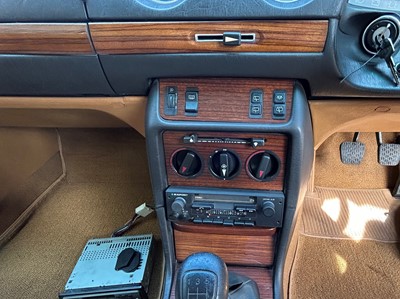 Lot 118 - 1986 Mercedes-Benz 240 TD Estate